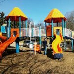 320px-Playground_equipment_in_Kiwanis_Park